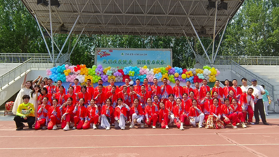 照片34-4八年15班.jpg